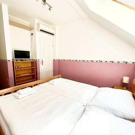 Privat Adriana Apartment เครมนิตซา ภายนอก รูปภาพ