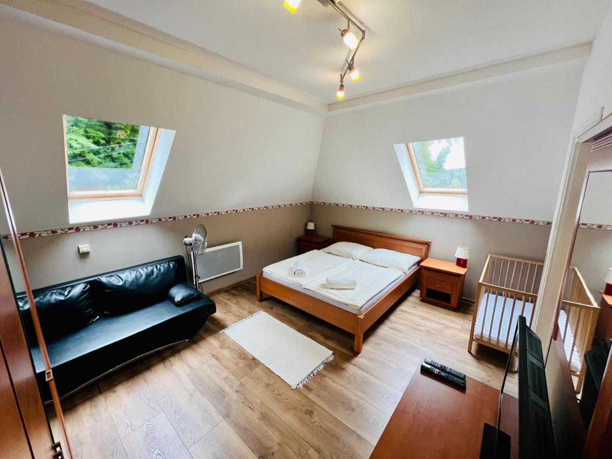 Privat Adriana Apartment เครมนิตซา ภายนอก รูปภาพ